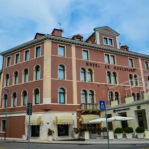 https://le-boulevard-hotel.hotelinveneto.com