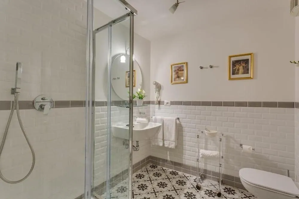 Locanda Dei Guelfi Florence Bed & Breakfast