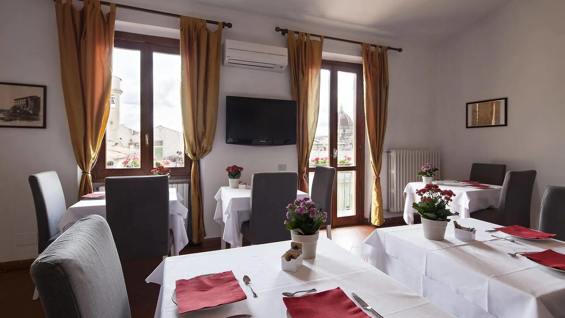 Locanda Dei Guelfi Florence Bed & Breakfast